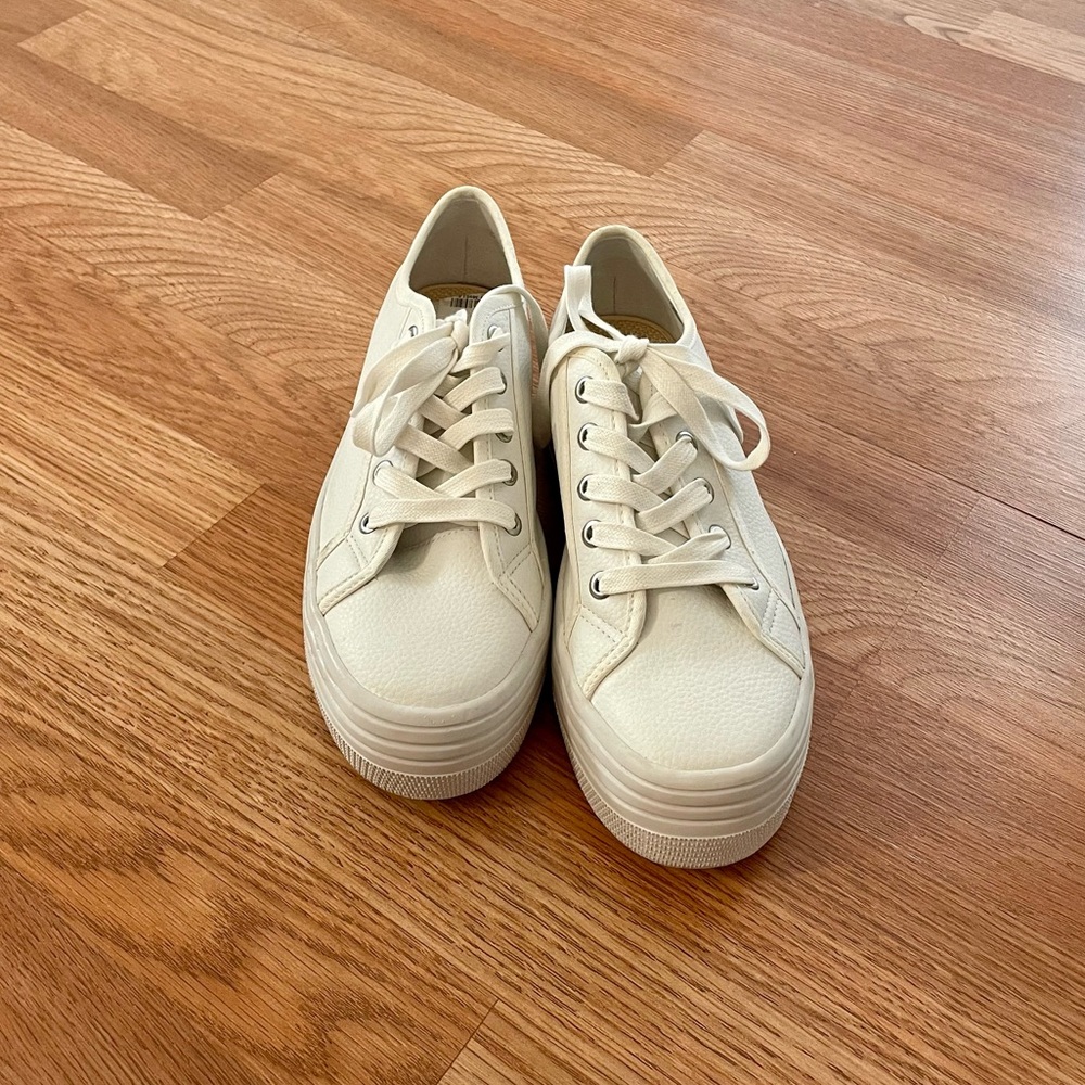 Steve Madden Bobbi Platform Sneaker - Picture 3 of 5